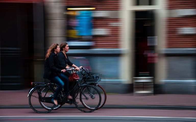 Una propuesta que enseña a pedalear en la ciudad