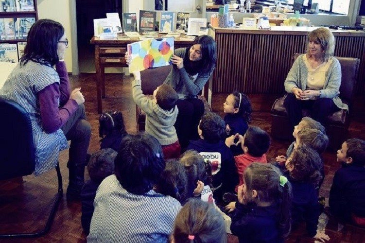 Charla de la psicóloga y escritora Fanny Berger en la Biblioteca de AEBU