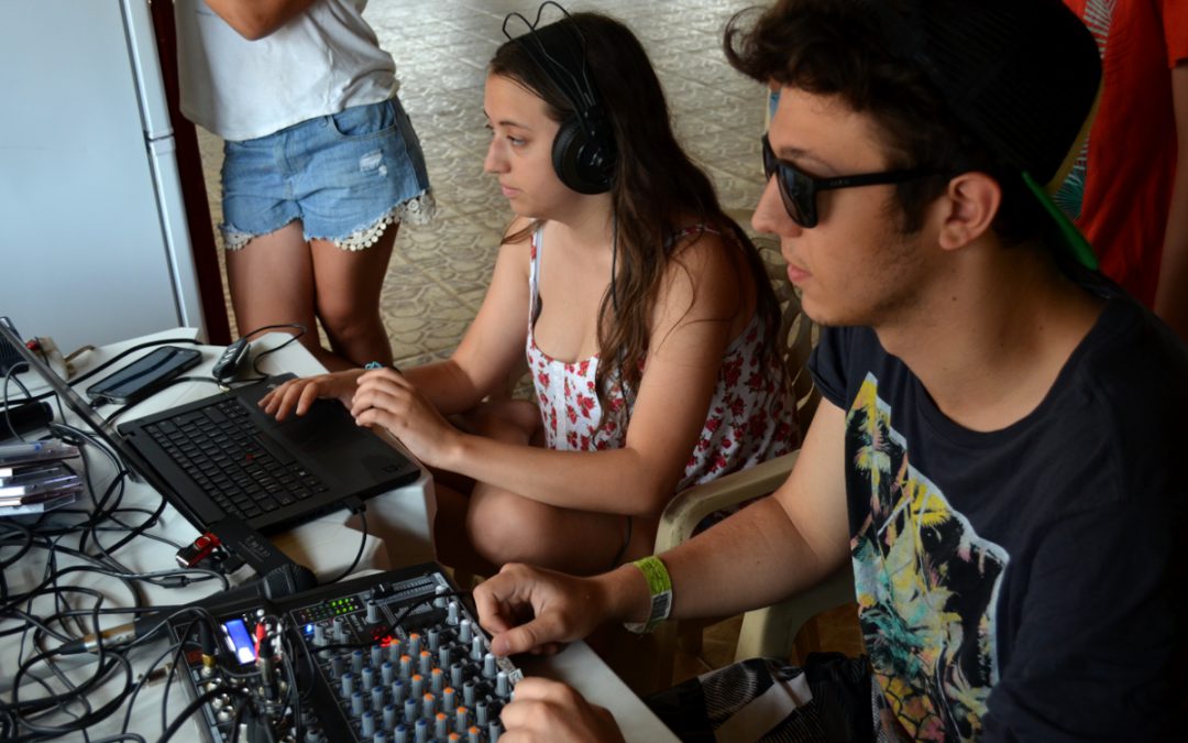 Isabel Mazza y Rodrigo Delgado en los controles.