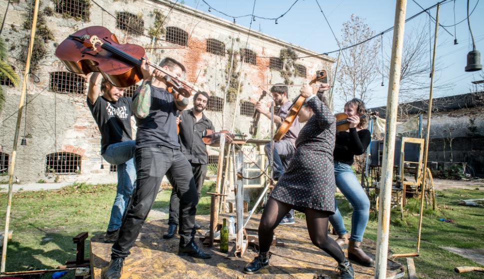 Llega la Orquesta Típica Bien De Abajo a la Sala Camacuá