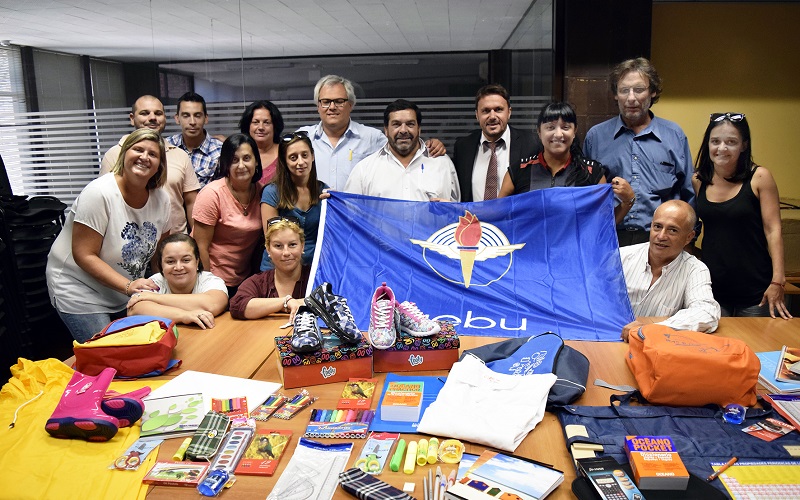 700 mochilas solidarias para el inicio de clases