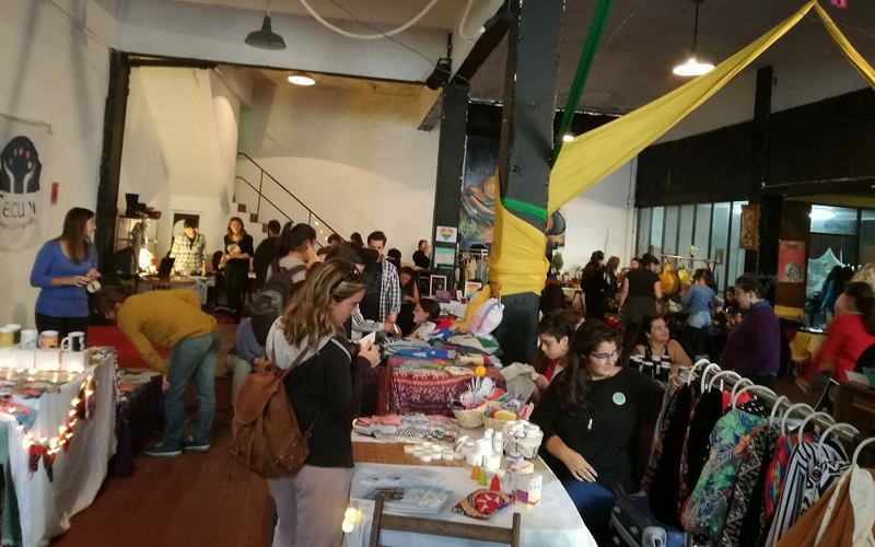 Colectivo feminista va por su tercera feria itinerante