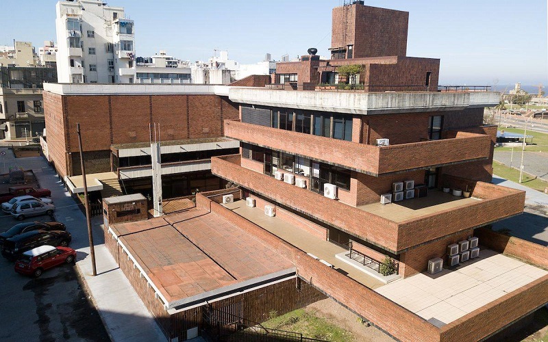 «El de AEBU es el mejor ejemplo de un edificio generoso»