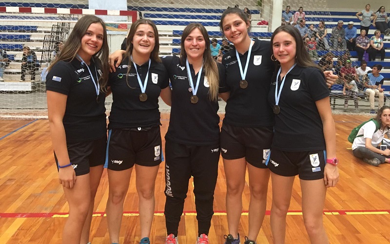 Menores de AEBU brillaron en Sudamericano de handball