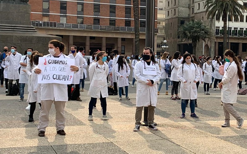 Estudiantes de Medicina piden remuneración que cubra todos los internados