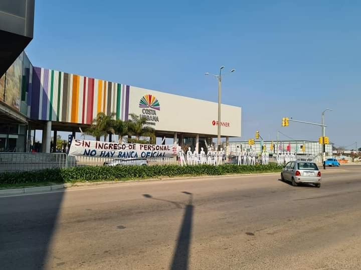 Banca Oficial se movilizó en Costa Urbana Shopping