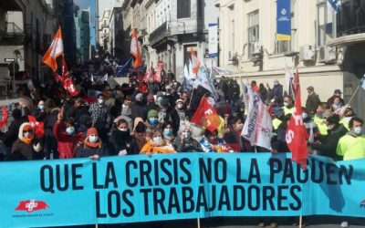 Trabajadores de la salud privada se movilizan por convenio colectivo y reclaman evitar la caída del sector