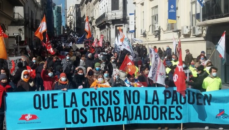 Trabajadores de la salud privada se movilizan por convenio colectivo y reclaman evitar la caída del sector