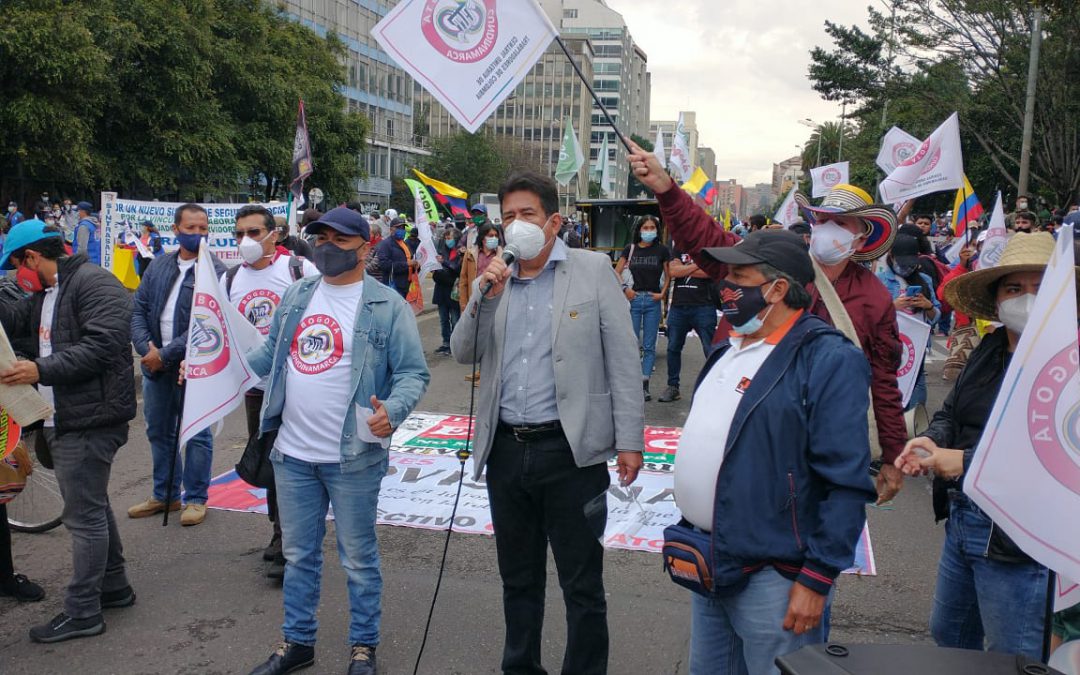 Protestas en Colombia hacen retroceder reforma tributaria de Iván Duque