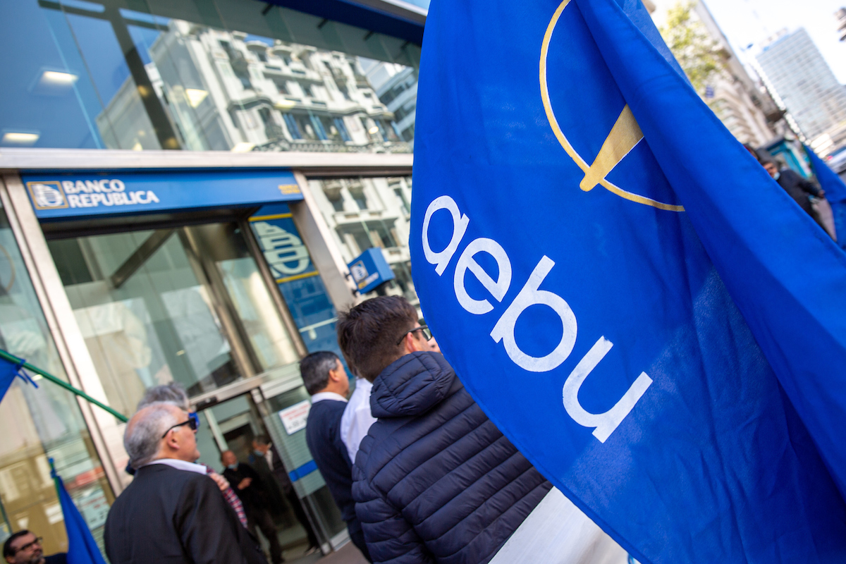 AEBU para y se moviliza este jueves en Ciudad Vieja | Radio Camacuá