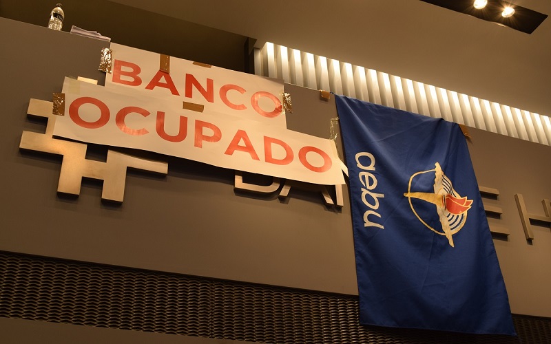 AEBU sigue en conflicto por los despidos en Citibank y ocupó el Banque Heritage