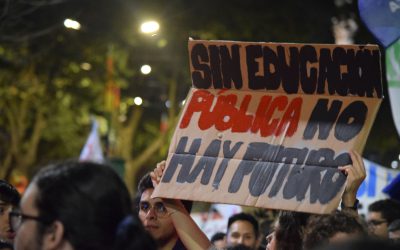 Con la secretaria general de AFUTU desde la marcha multiudinaria de la educación