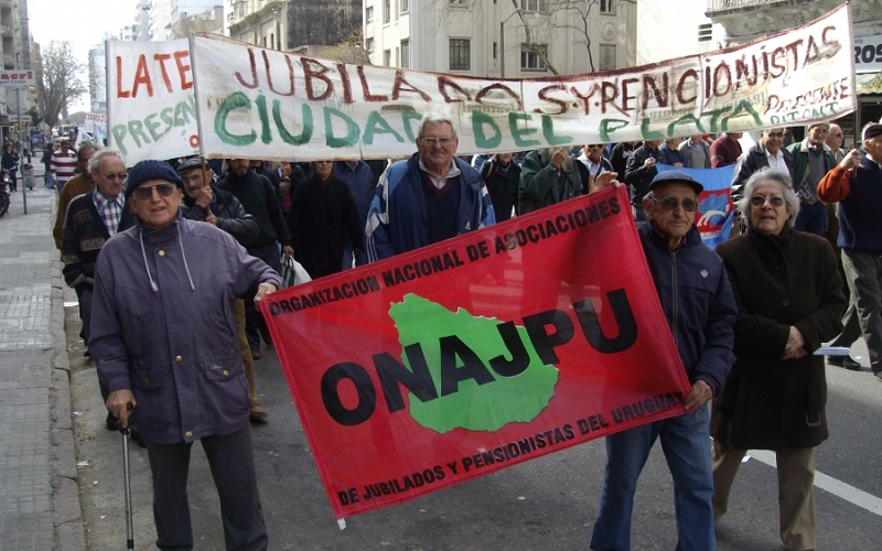 Jubilados nucleados en ONAJPU se movilizan y denuncian: «Estamos pasando hambre»