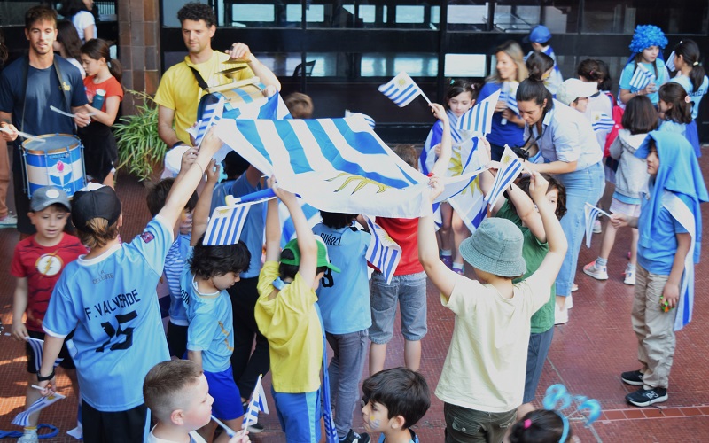 AEBU se pintó de celeste para el primer partido de Uruguay en el Mundial