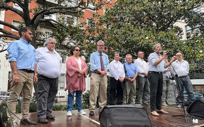 AEBU se movilizó en Plaza Zabala en defensa de la Caja Bancaria