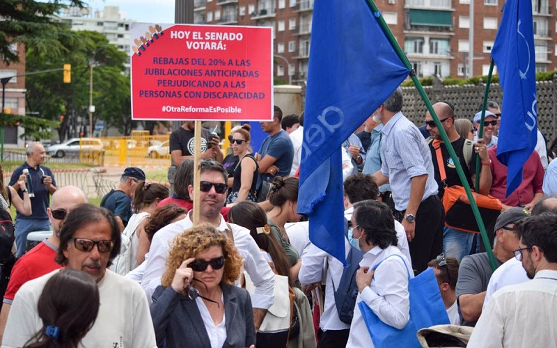 Reforma de la seguridad social arranca el año con altos índices de desaprobación