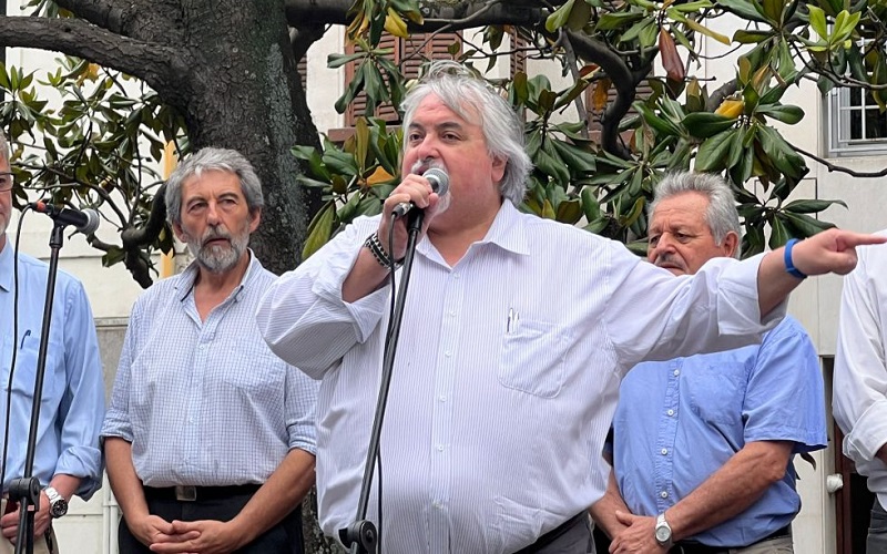 Elbio Monegal: «La Caja Bancaria es una piedra en el zapato para un sistema neoliberal»