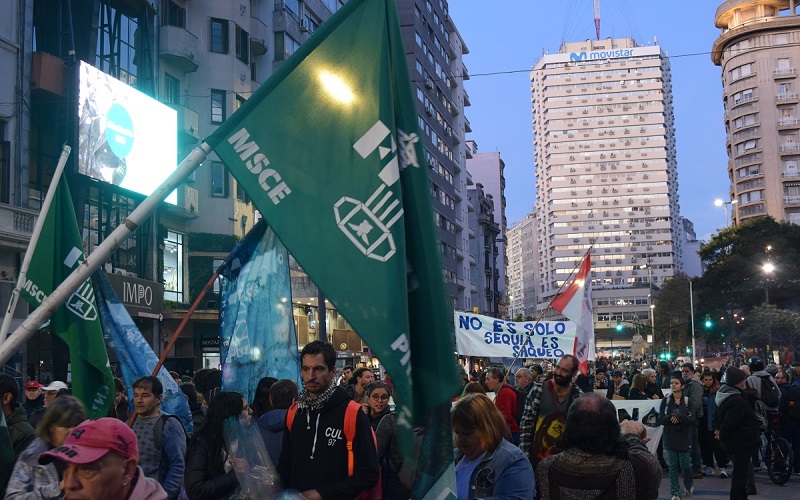 Crisis hídrica: multitudinaria marcha en defensa del agua y en reclamo de medidas