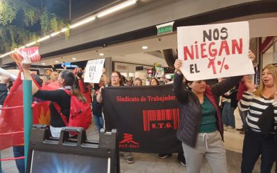 Reclaman recuperación salarial en supermercados y tiendas
