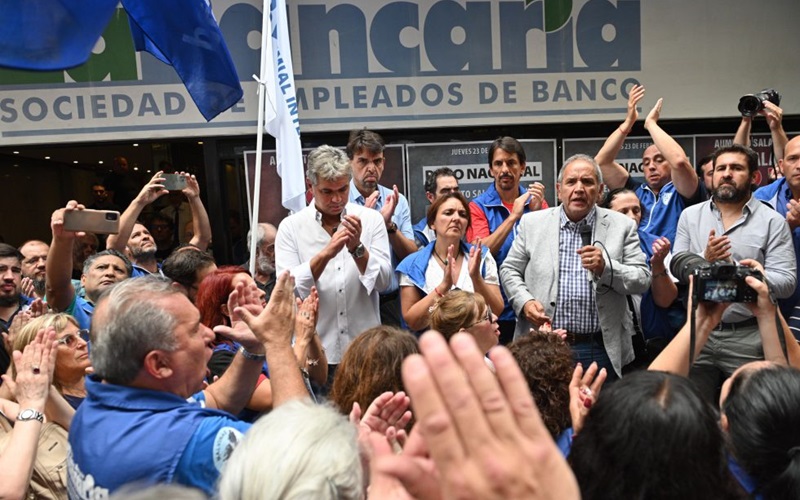 Resistencia en las calles: La Bancaria lucha por  proteger el Banco Nación