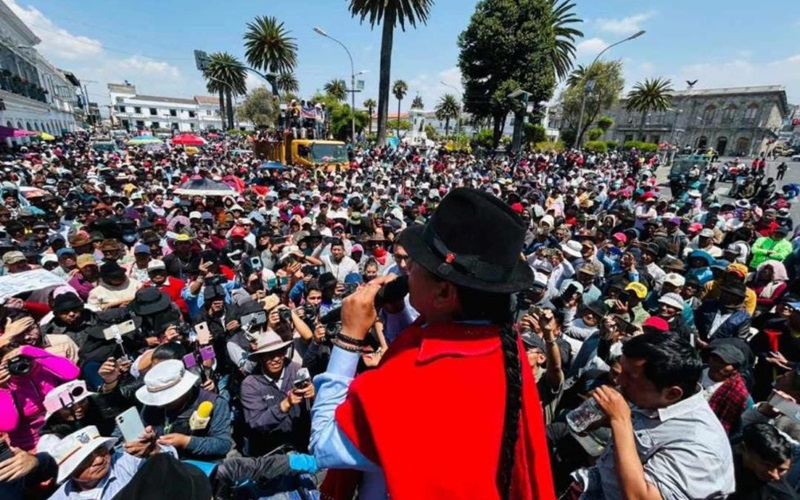 Con Leonidas Iza, dirigente indígena y candidato a la presidencia de Ecuador